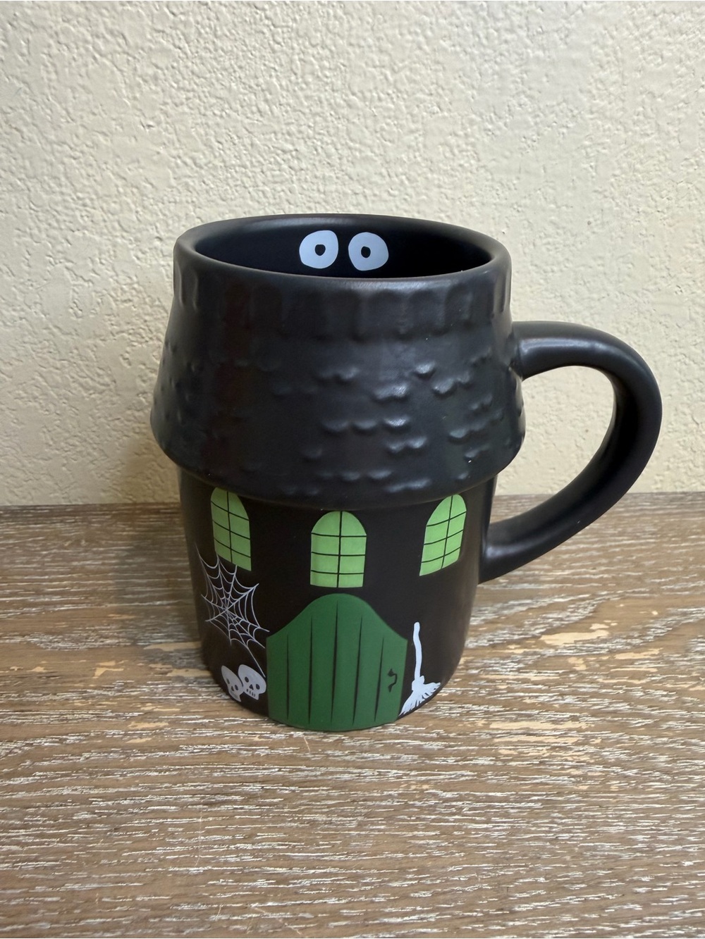 16oz Haunted House Halloween Mug Black/Green - Hyde & EEK!